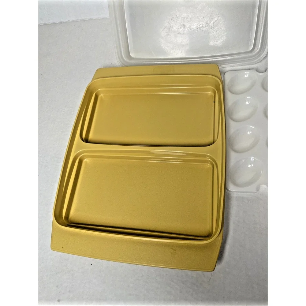Tupperware Deviled Egg Keeper Carrier in Harvest Gold  723-1 USA